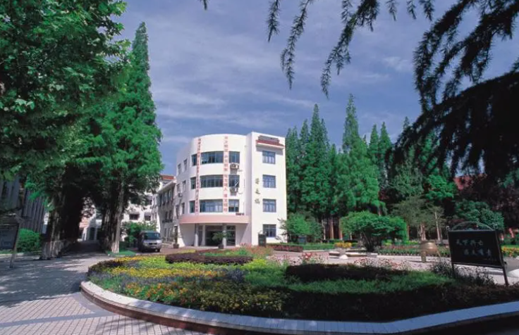 昆山市陸家中學(xué)地址，乘車路線