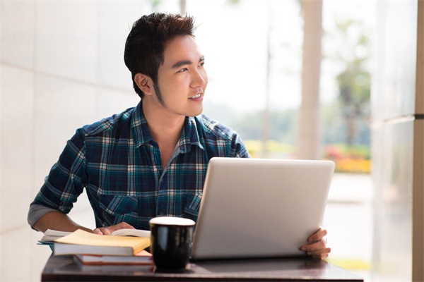 成都中山職業(yè)技術學校服裝設計與制作專業(yè)介紹