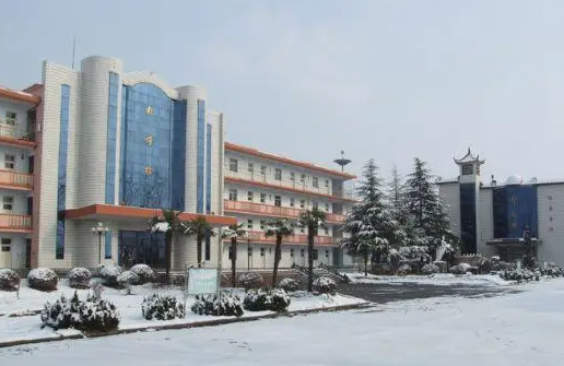 棗莊市第二衛(wèi)生學校地址，乘車路線