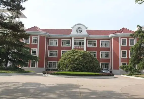 鹽城市龍岡中學(xué)地址，乘車路線