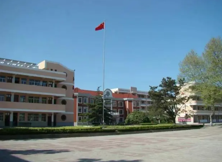 鹽城市龍岡中學(xué)怎么樣、好不好