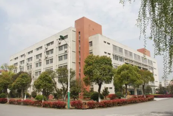 常州市金壇區(qū)金沙高級(jí)中學(xué)地址，乘車(chē)路線