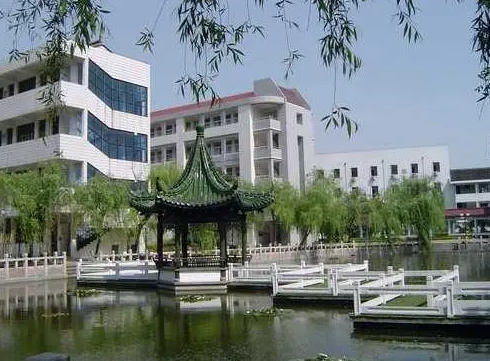 江陰市成化高級中學(xué)地址，乘車路線