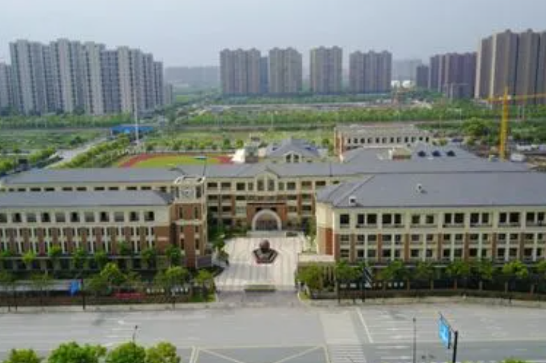 杭州建德育才高級中學地址，乘車路線