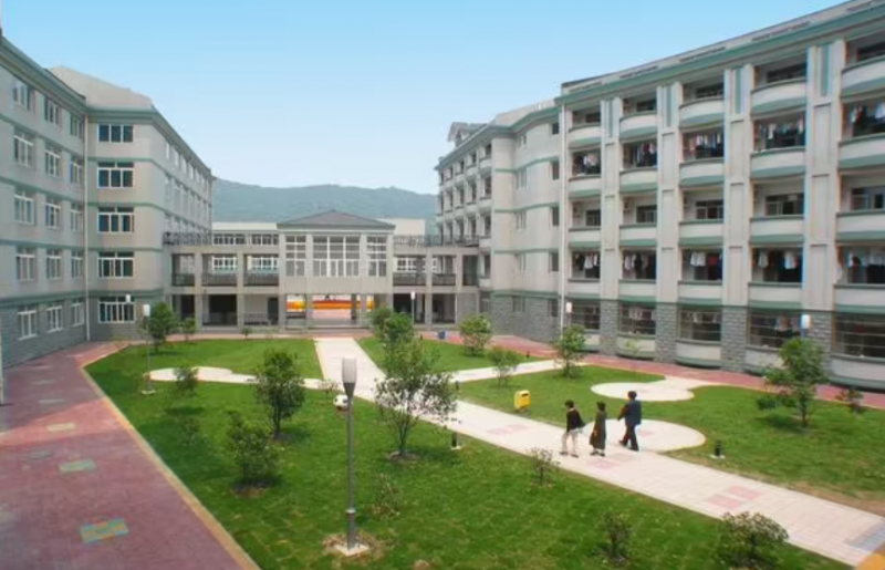 杭州市蕭山區(qū)第八高級(jí)中學(xué)地址，乘車路線