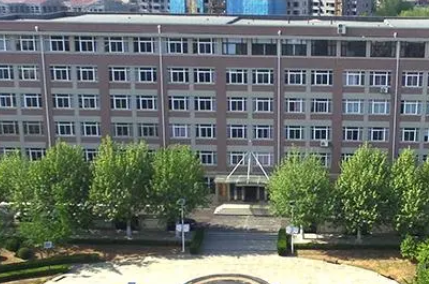 大連市輕工業(yè)學(xué)校地址，乘車路線
