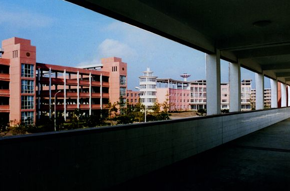 長(zhǎng)興金陵高級(jí)中學(xué)地址，乘車路線