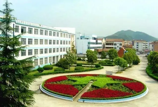 浙江省諸暨市牌頭中學(xué)地址，乘車路線