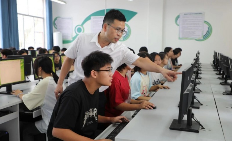 2024大化瑤族自治縣職業(yè)技術(shù)學(xué)校招生計劃 招生人數(shù)是多少(附要求、條件、對象)
