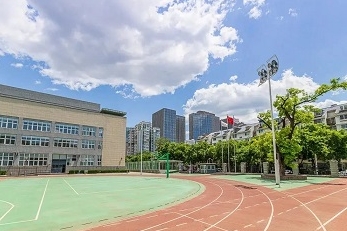 北京市東直門中學(xué)地址，乘車路線
