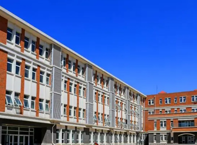 北京市第三中學(xué)地址，乘車(chē)路線
