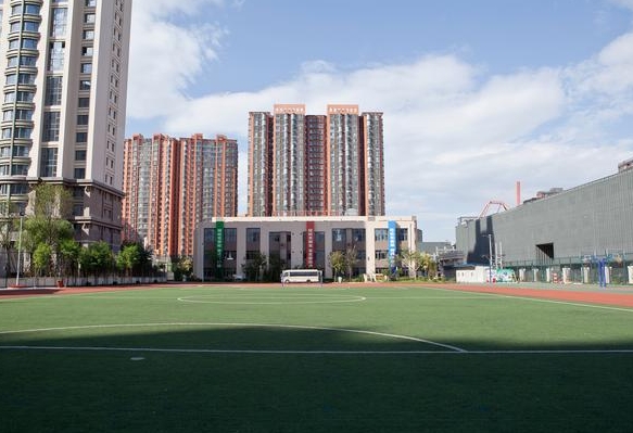 北京市朝陽區(qū)北外同文外國語學校地址，乘車路線