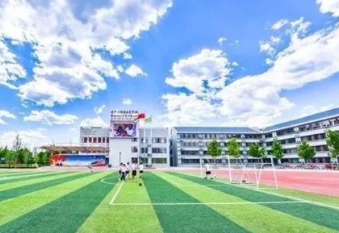 首都師范大學(xué)附屬玉泉學(xué)校地址，乘車路線