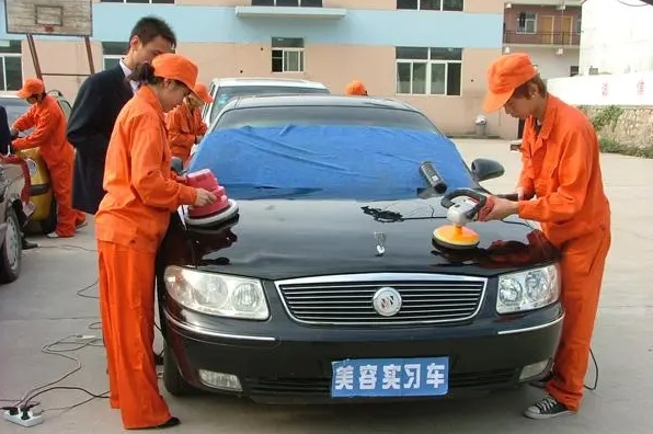甘肅2024年男生適合學的中專專業(yè)