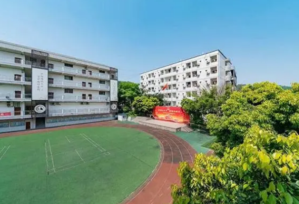 山西2024上中專學?？刹豢梢钥即髮W