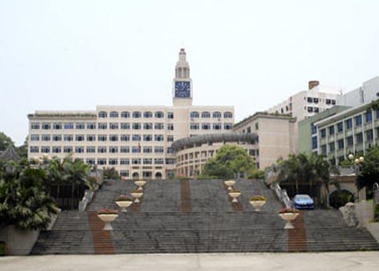 重慶市暨華中學(xué)校地址，乘車路線