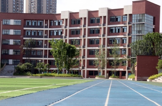 重慶市兩江新區(qū)西南大學(xué)附屬中學(xué)校怎么樣、好不好