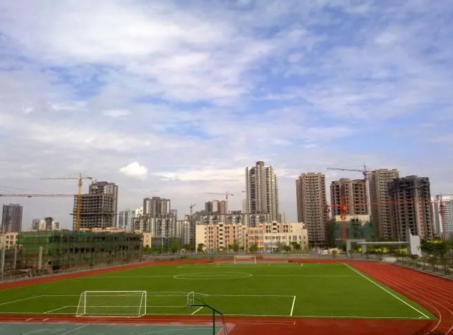 重慶市榮昌中學(xué)校地址，乘車路線