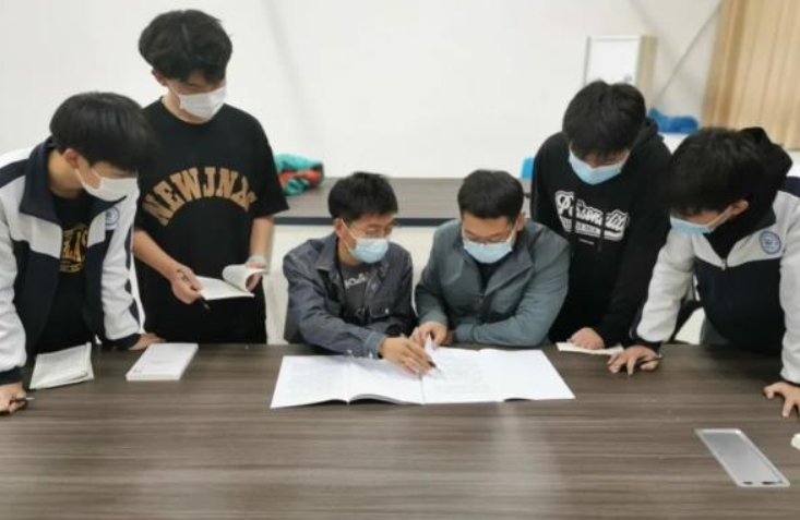 河南2024年鐵路學(xué)校和幼師哪個(gè)好
