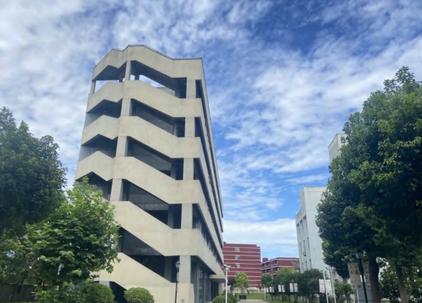 邯鄲冀南新區(qū)育華實驗學校地址，乘車路線