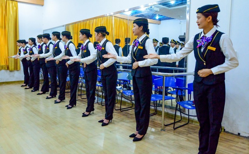 山東2024年女生讀鐵路學校學什么好