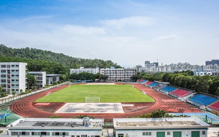 深圳市龍崗職業(yè)技術學校2025年學費、收費多少