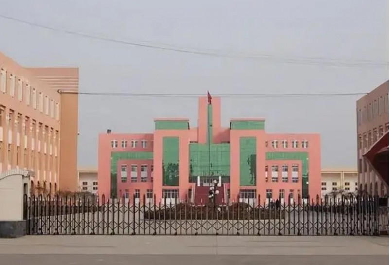 保定市清苑中學(xué)地址，乘車路線