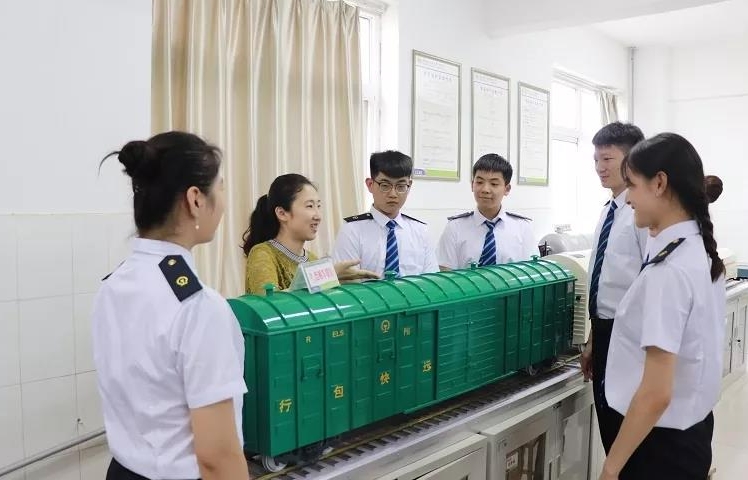 山西2025年鐵路學(xué)校都有什么專(zhuān)業(yè)適合女生