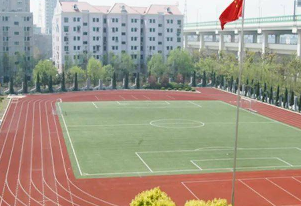 南京商業(yè)學(xué)校禮儀隊閃耀“市長杯”校園足球高中聯(lián)賽決賽暨頒獎禮
