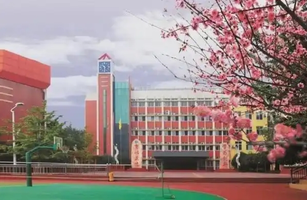都江堰外實(shí)校地址，乘車(chē)路線(xiàn)