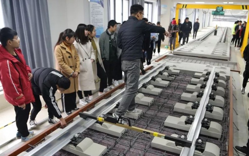 安徽2025年鐵路學(xué)校需要學(xué)習(xí)哪些知識